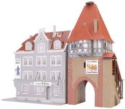 Kibri Hotel Ritter mit Stadttor (12507)