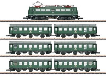 Märklin Zugpackung "Ferienreisezug" mit Elektrolokomotive BR 140 (81304)