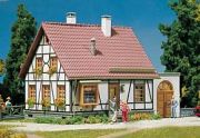 Faller Fachwerkhaus mit Garage 130215